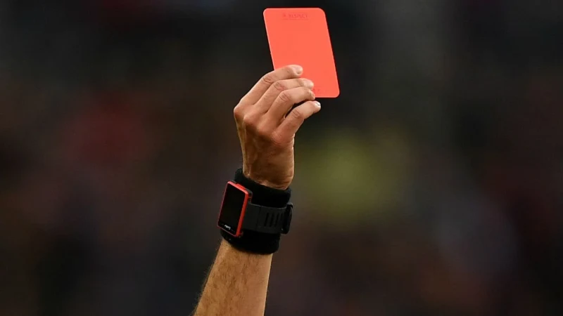 Lỗi đánh nguội là gì mà phải nhận thẻ đỏ?